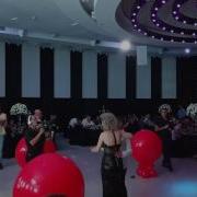 גיבור של אמא סלואו מרגש לבר מצווה עם מקהלת הילדים מלאכי שמיים
