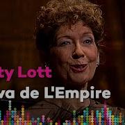 La Diva De I Empire