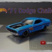 Hot Wheels Showdown 71 Dodge Challenger