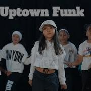 Танец Микки Маусов На 8 Е Марта Под Песню Mark Ronson Uptown Funk Ft