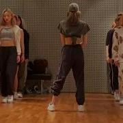 Lisa Blackpink Choreography Señorita Mirrored