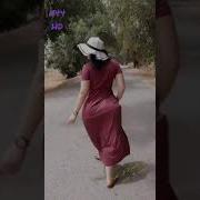 مؤخرة الجدابة في المسبح