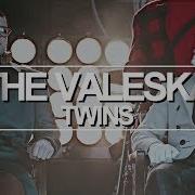 The Valeska Twins 4X17 4X18